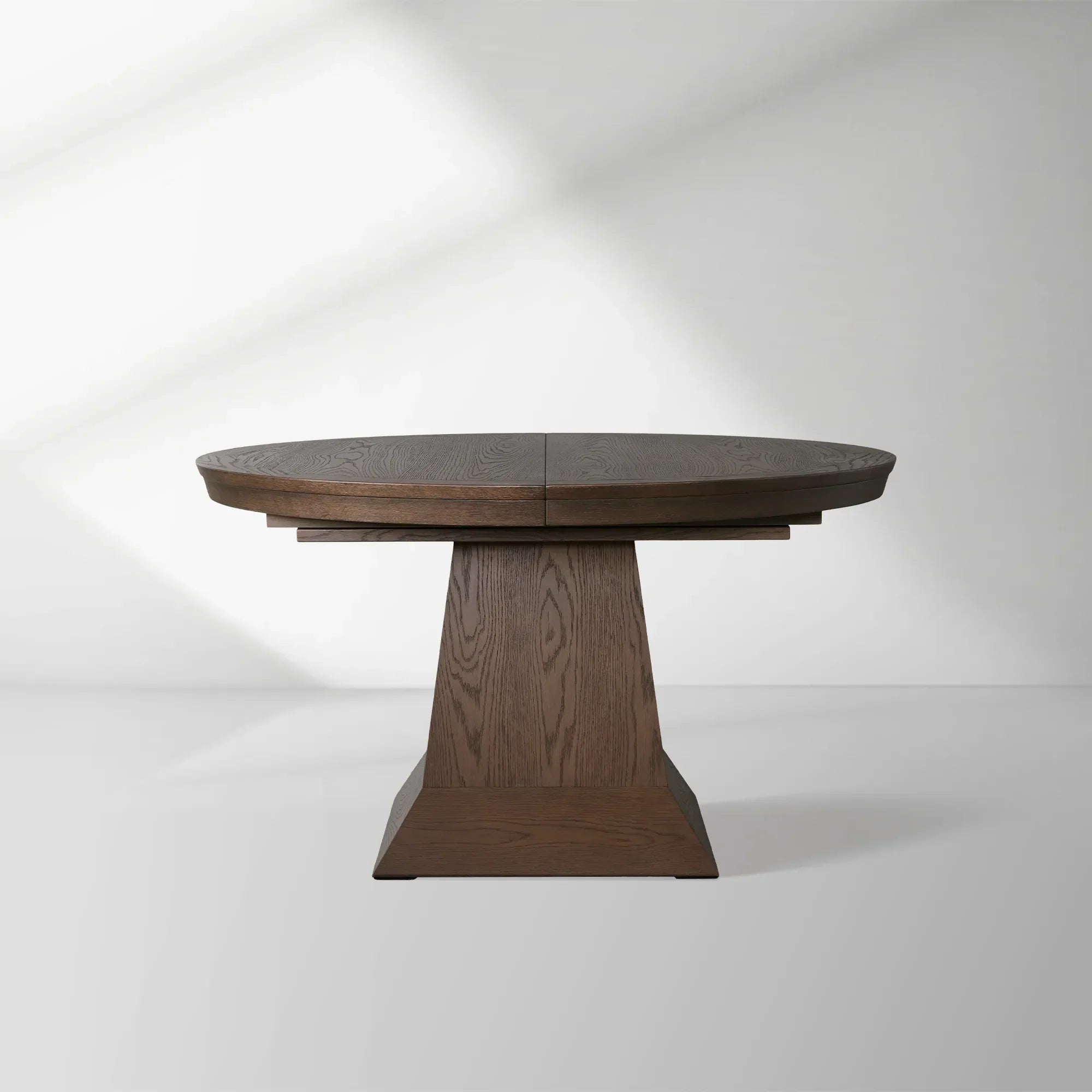Leighton Round Extension Dining Table with Leaves