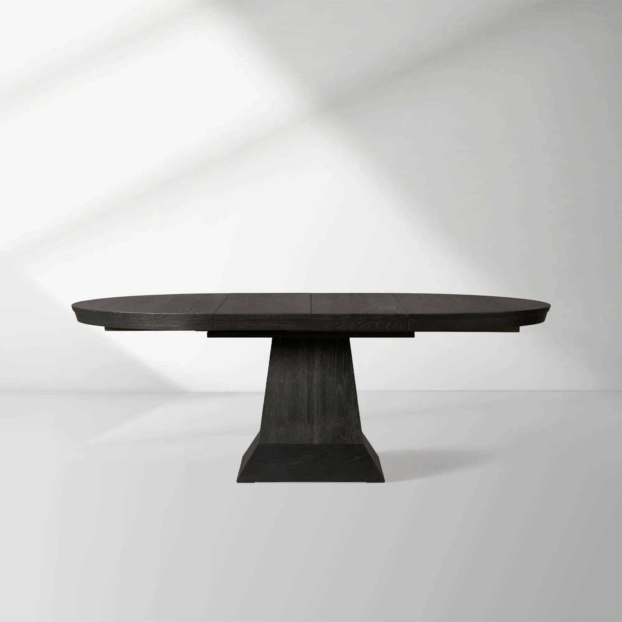 Leighton Round Extension Dining Table with Leaves