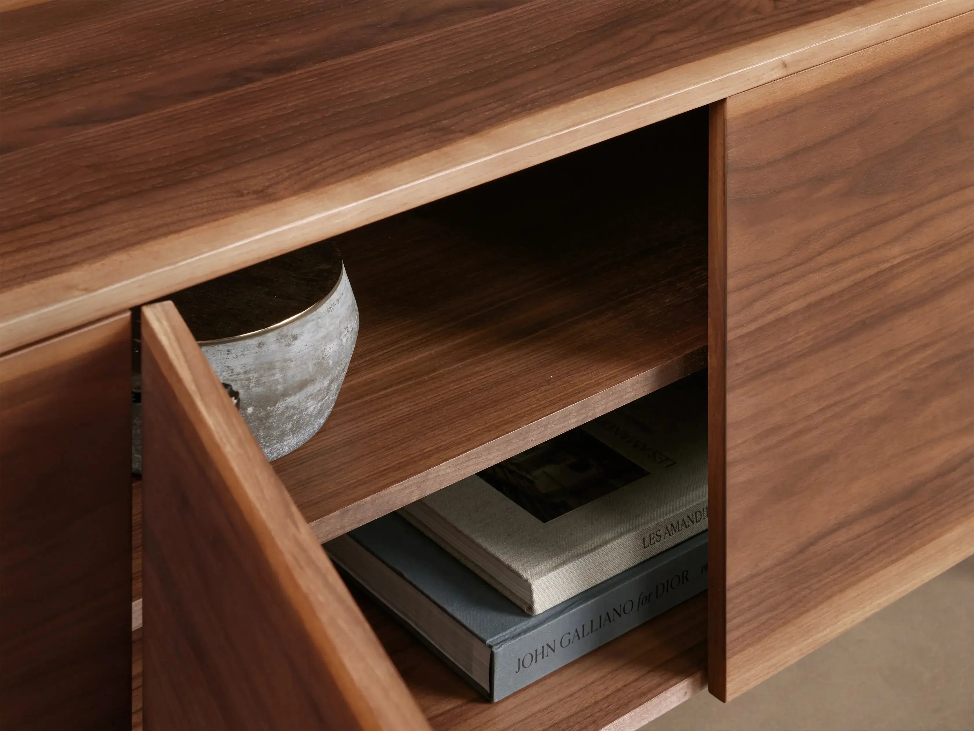 Mihaela Oak Media Console Wood Entertainment Centers Cabinet Retro TV Stands