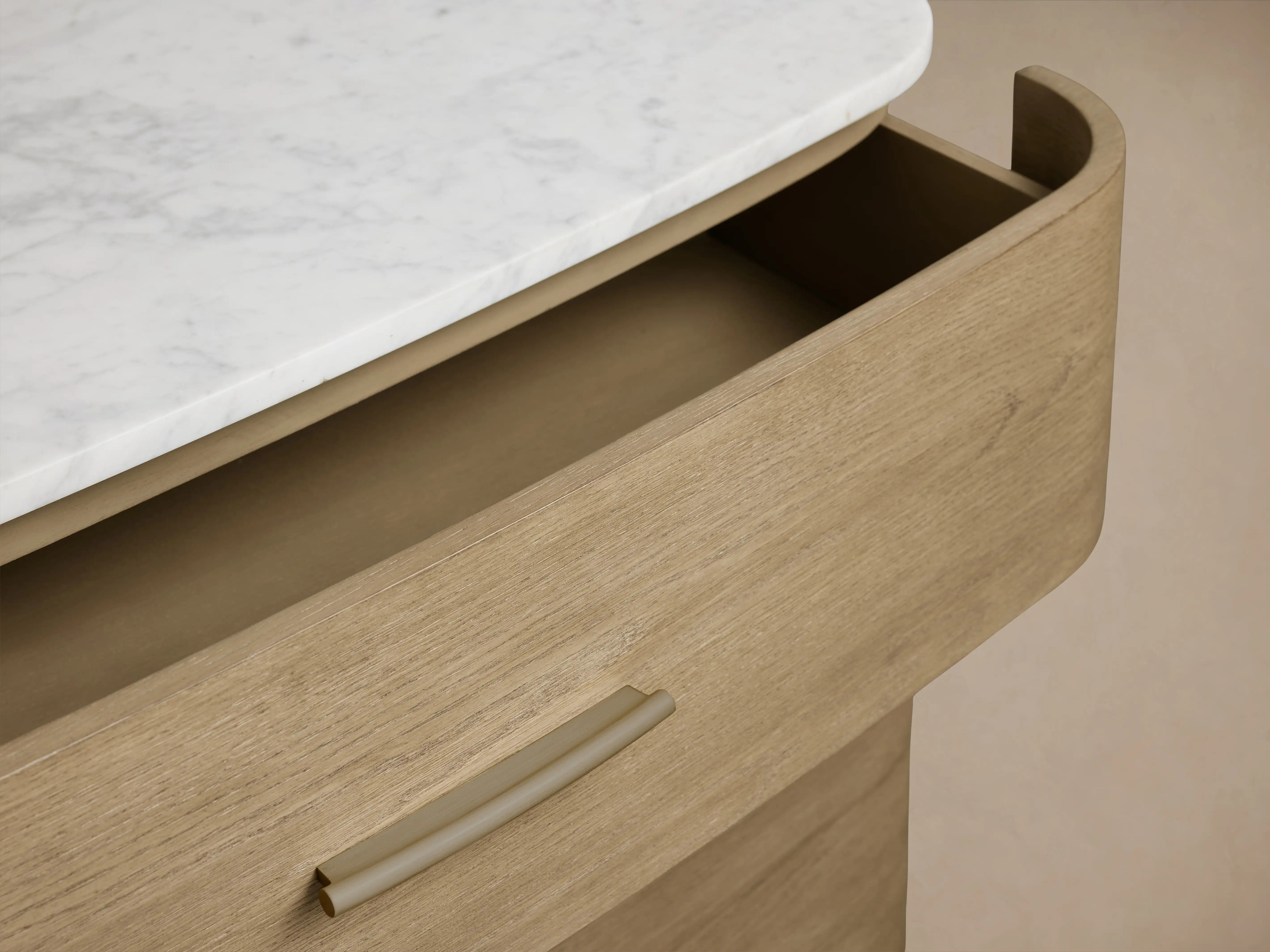 Danny Three-Drawer Chest in Oak with Marble Top and Soft-Close Drawers