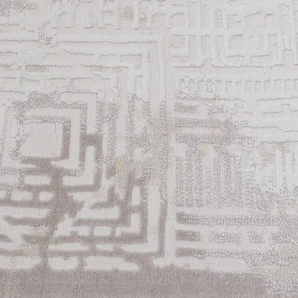 Safei Layered Geometric Calm Area Rug