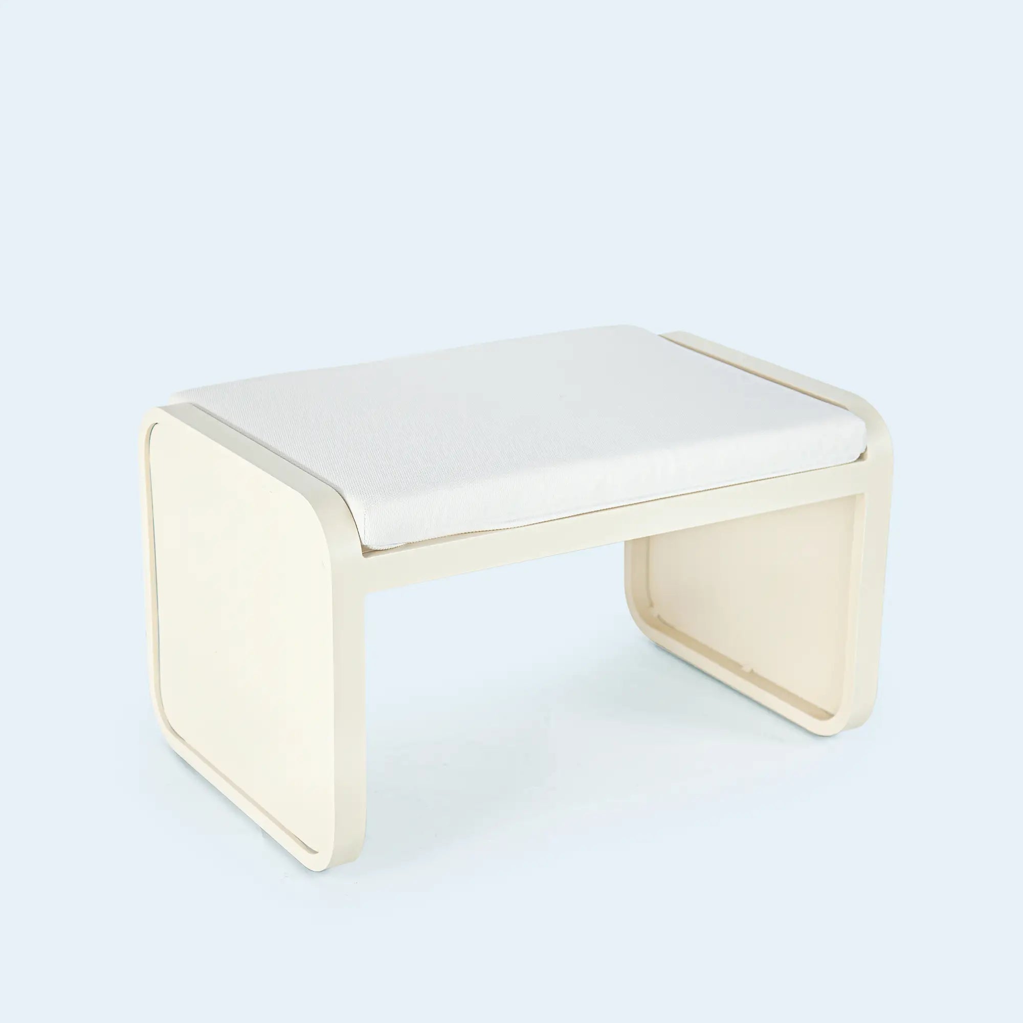 Sunroom Aluminum Outdoor Pavilion Lounge Set in Cream Sand